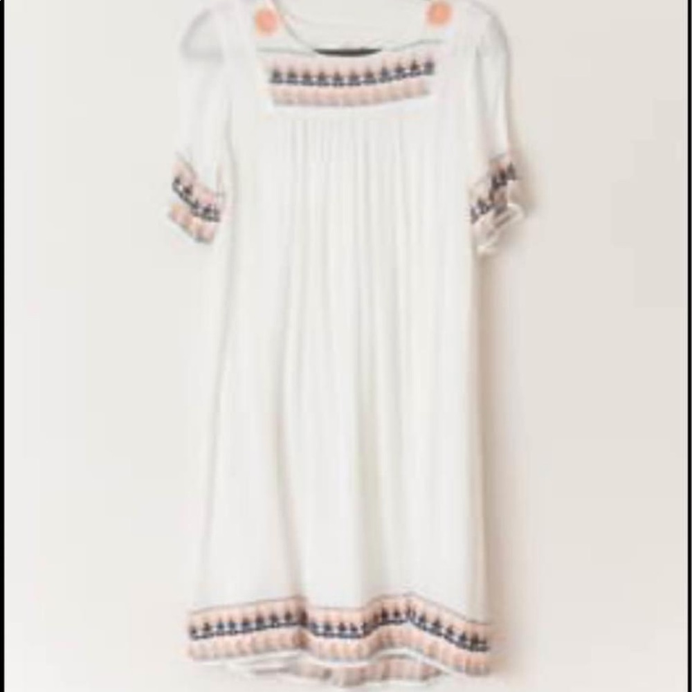 MIDI white embroidered dress